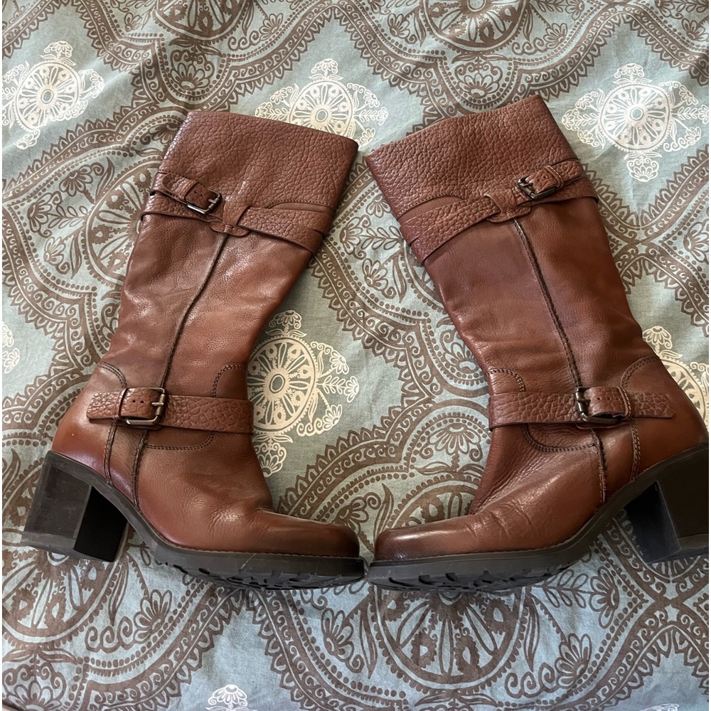 Tall brown fashionable boots sz 10